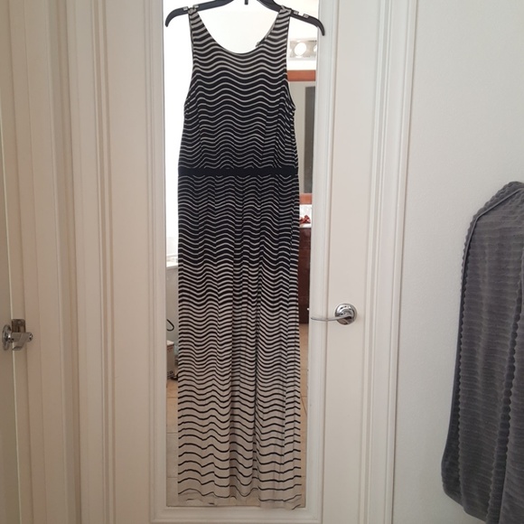 Loft Maxi Dress - Picture 2 of 3